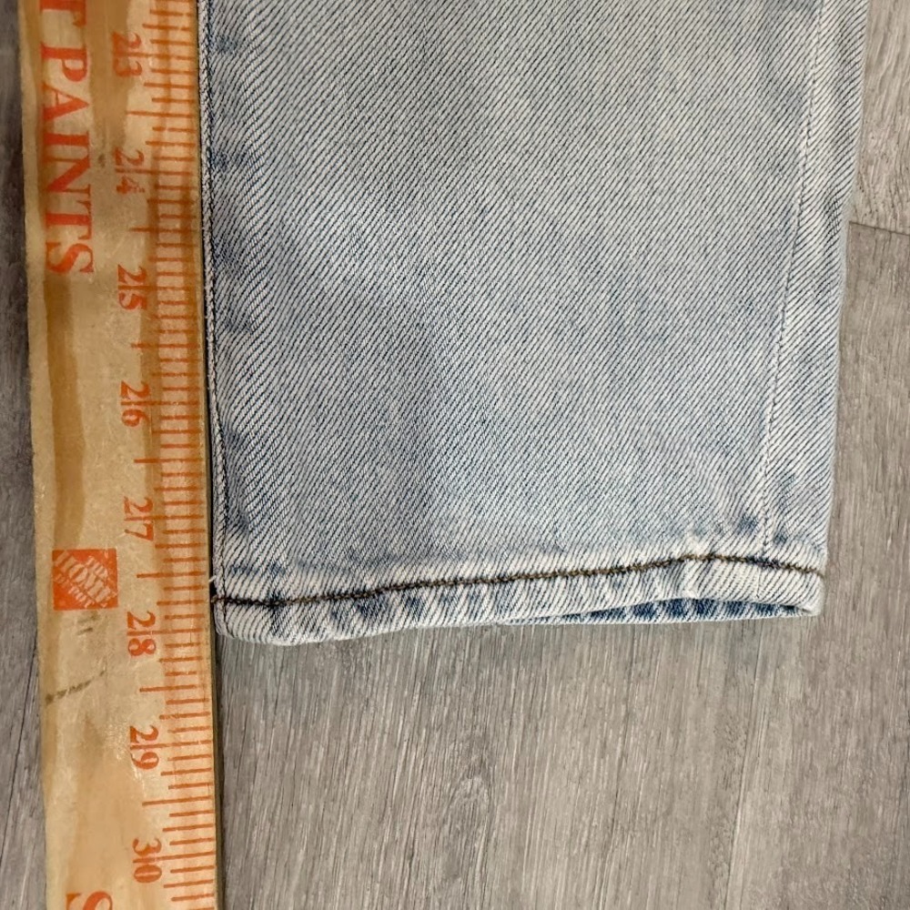 American Eagle Jeans Womens 4 Light Wash Mom Jean Distressed High Rise 28x28 - Picture 8 of 8